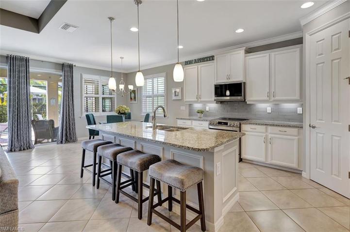 2923  Sunset Pointe  CIR, Cape Coral, FL 33914