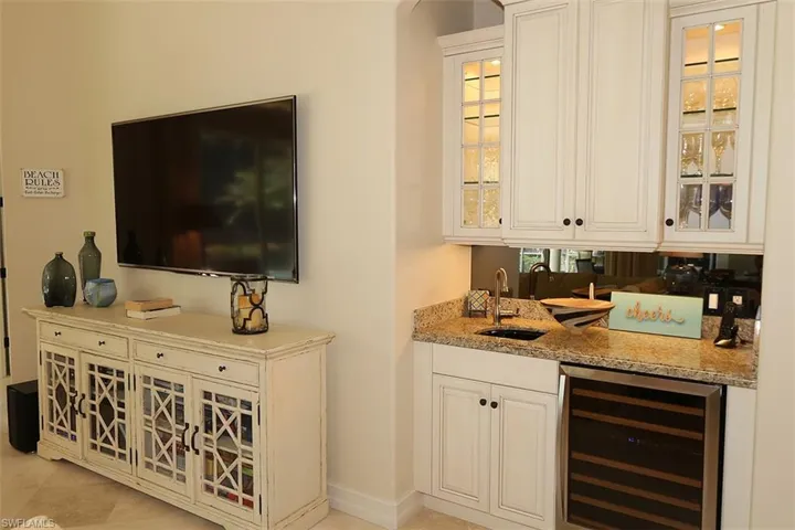 1824 Crayton Rd, Naples, Florida 34102