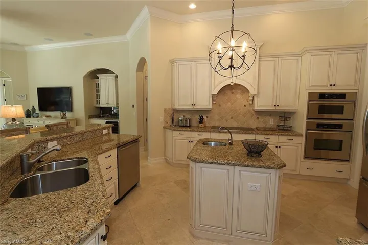 1824 Crayton Rd, Naples, Florida 34102