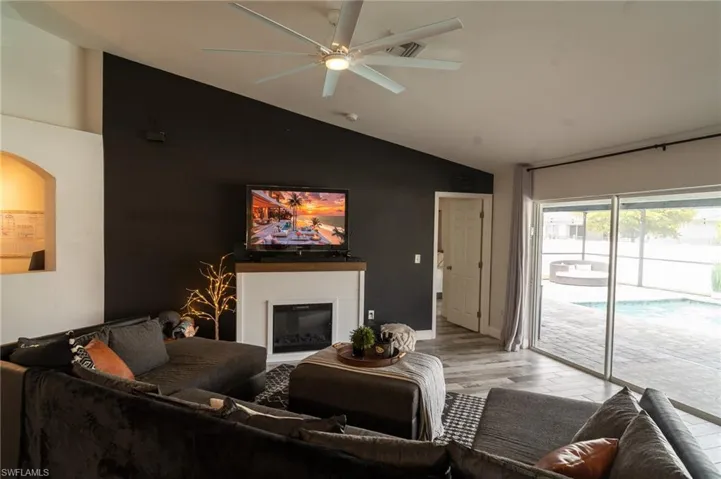 1319 Nw 15th Pl, Cape Coral, Florida 33993