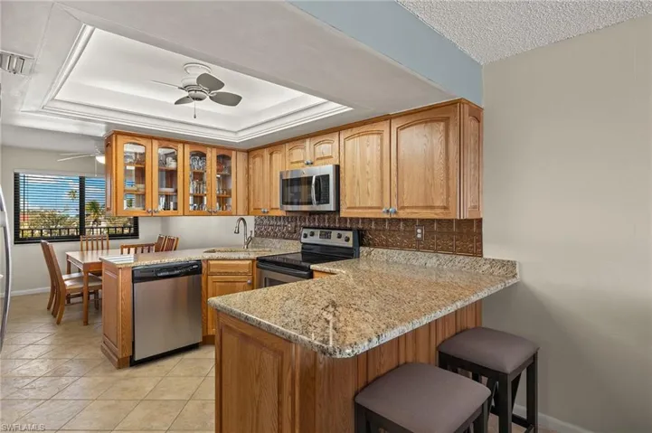 Kitchen/Breakfast Bar