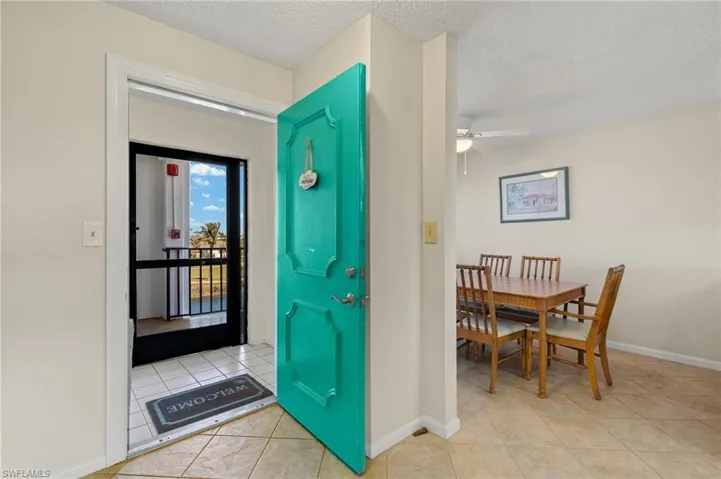 Entry/Foyer