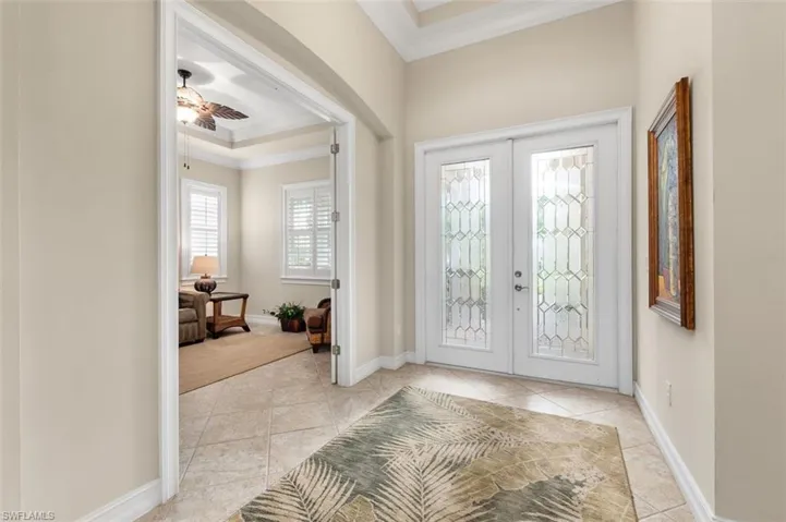 LARGE FOYER