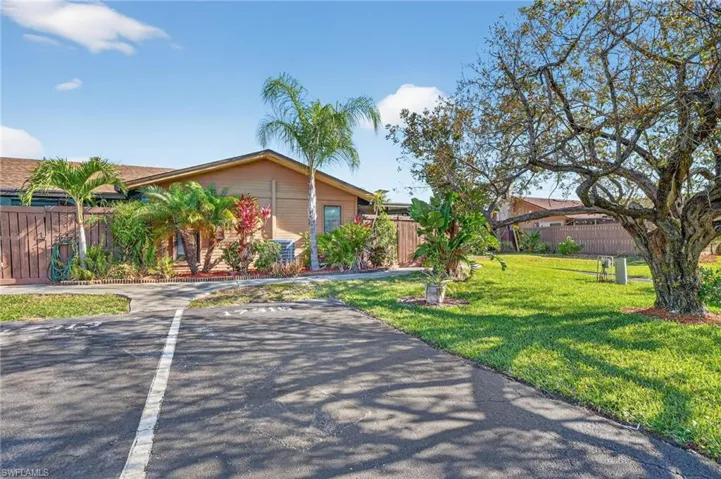 17313 Birchwood Ln, Fort Myers, Florida 33908