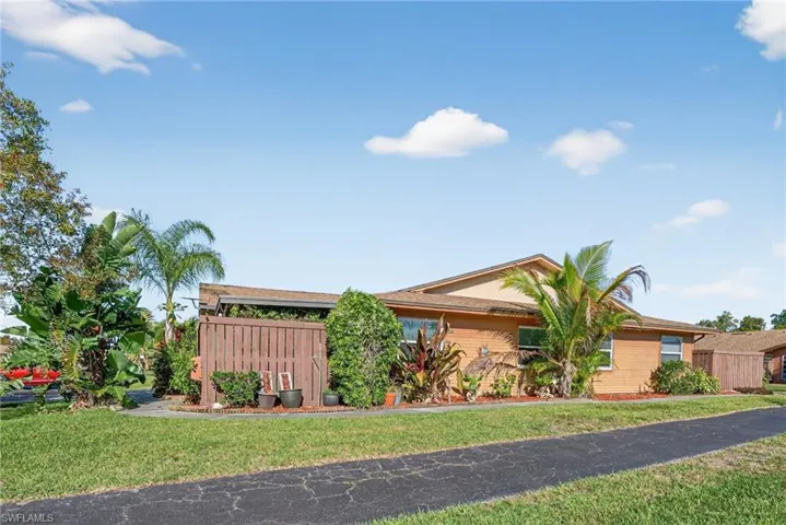 17313 Birchwood Ln, Fort Myers, Florida 33908