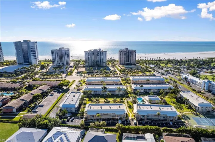 Great location on Collier Blvd