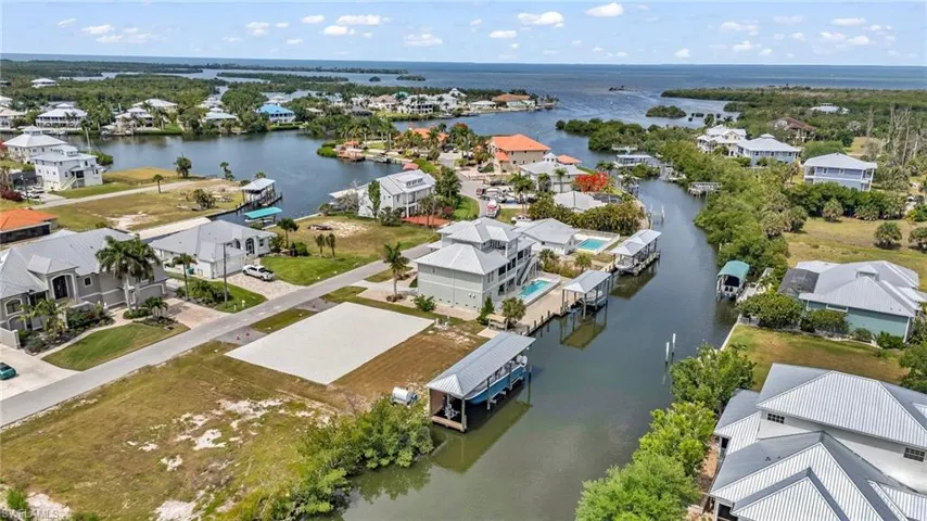 24216  Yacht Club  BLVD, Punta Gorda, FL 33955