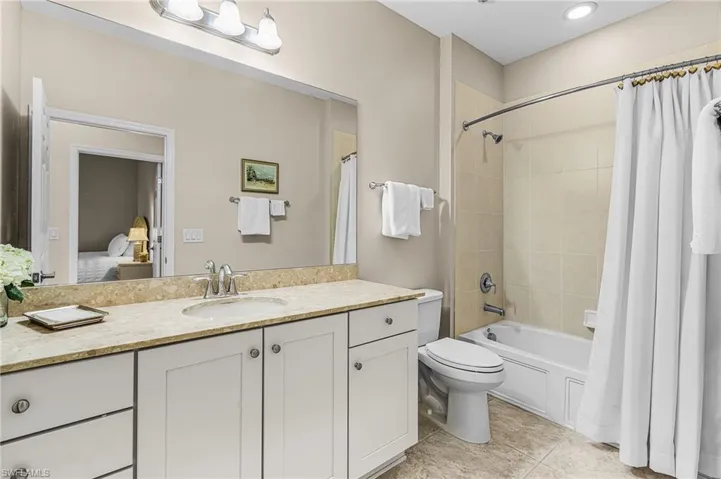 10706  Cetrella  DR, Fort Myers, FL 33913