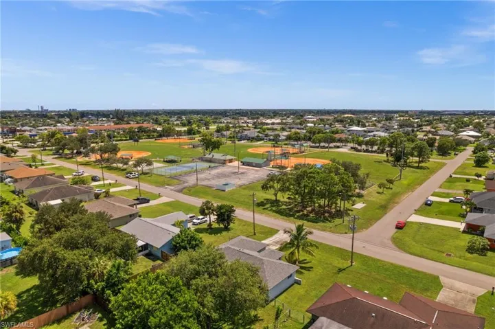 1417 Ne 3rd Ter, Cape Coral, Florida 33909