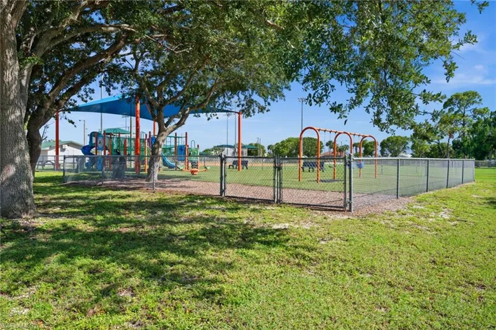 1417 Ne 3rd Ter, Cape Coral, Florida 33909