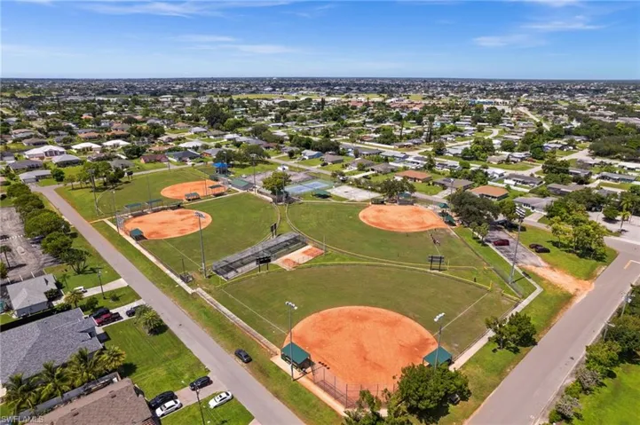 1417 Ne 3rd Ter, Cape Coral, Florida 33909