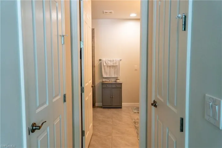 14888  Edgewater  CIR, Naples, FL 34114