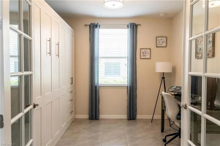 14888  Edgewater  CIR, Naples, FL 34114