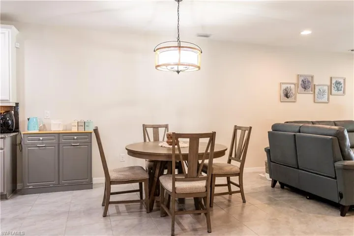 14888  Edgewater  CIR, Naples, FL 34114