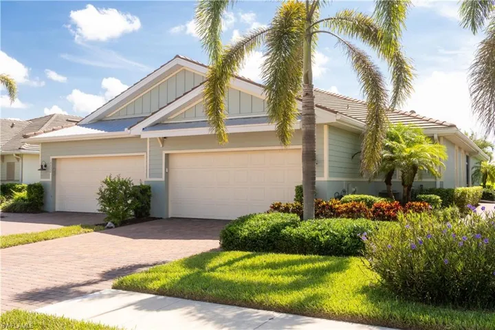 14888  Edgewater  CIR, Naples, FL 34114