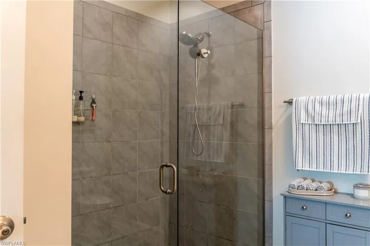 14888  Edgewater  CIR, Naples, FL 34114