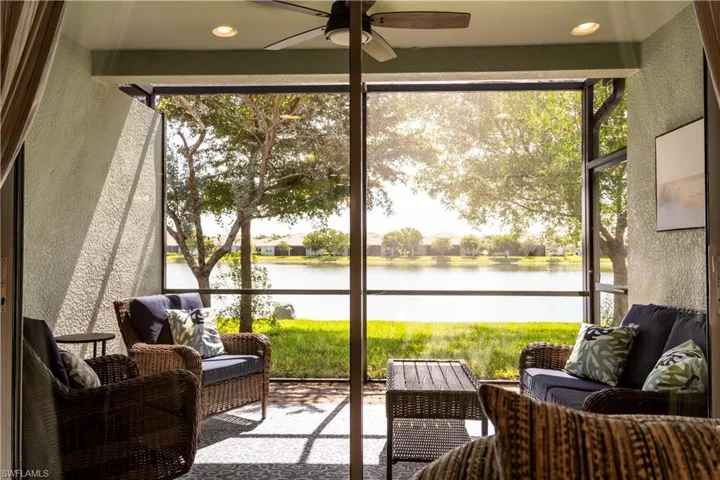 14888  Edgewater  CIR, Naples, FL 34114