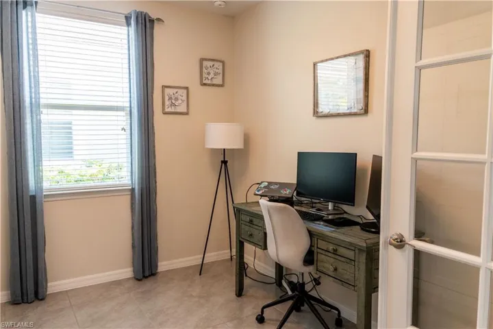 14888  Edgewater  CIR, Naples, FL 34114