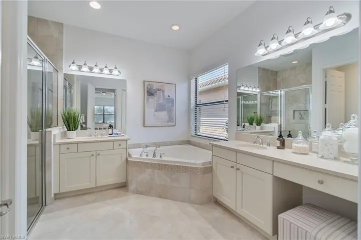 4063  Aspen Chase  DR, Naples, FL 34119