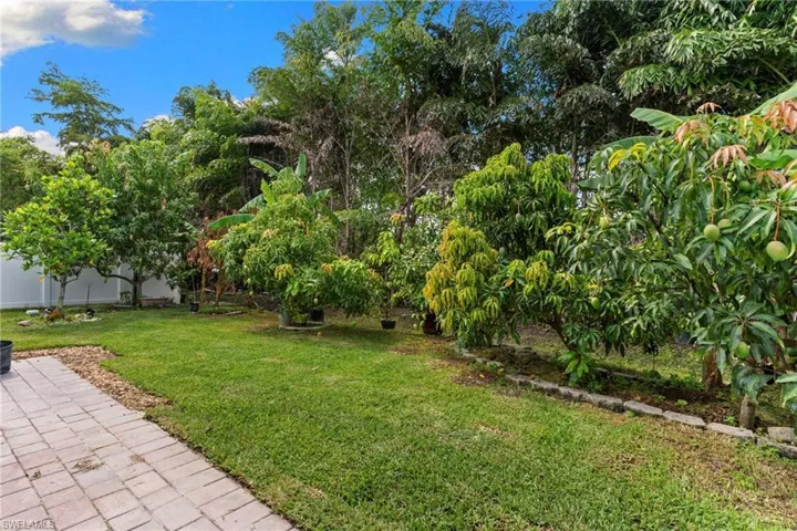 722 Hadley Pl W, Naples, Florida 34104
