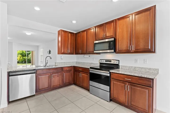 722 Hadley Pl W, Naples, Florida 34104