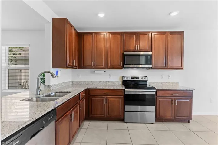 722 Hadley Pl W, Naples, Florida 34104