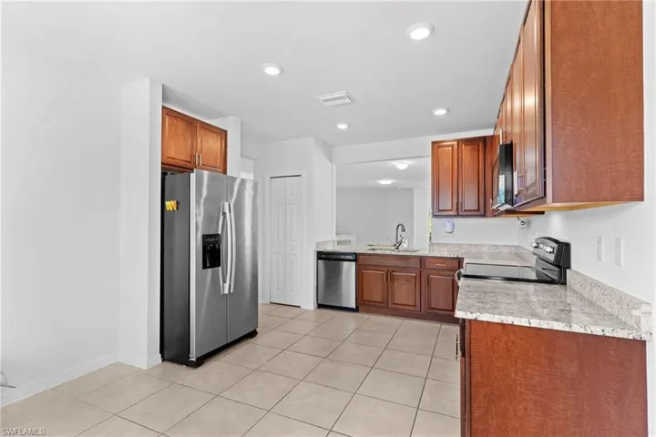 722 Hadley Pl W, Naples, Florida 34104