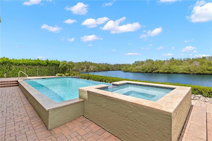 Pool, Spa and View