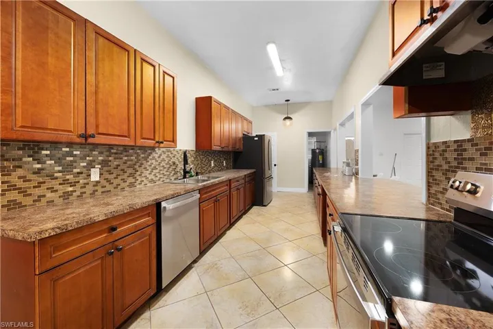 7823 Marx Dr, North Fort Myers, Florida 33917