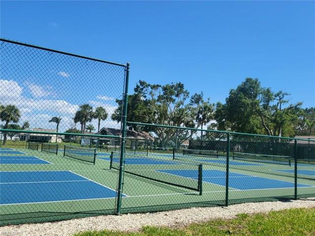 Lots of Pickleball courts