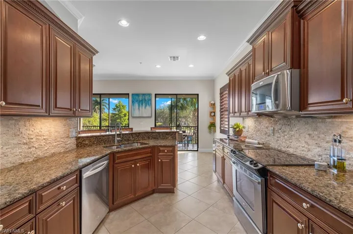 12009  Covent Garden  CT, Naples, FL 34120