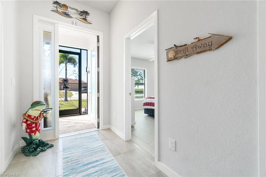 2505 19th PL, Cape Coral, FL 33993,2025000418