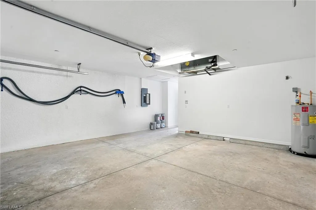 3933 18th ST, Lehigh Acres, FL 33971,225063749