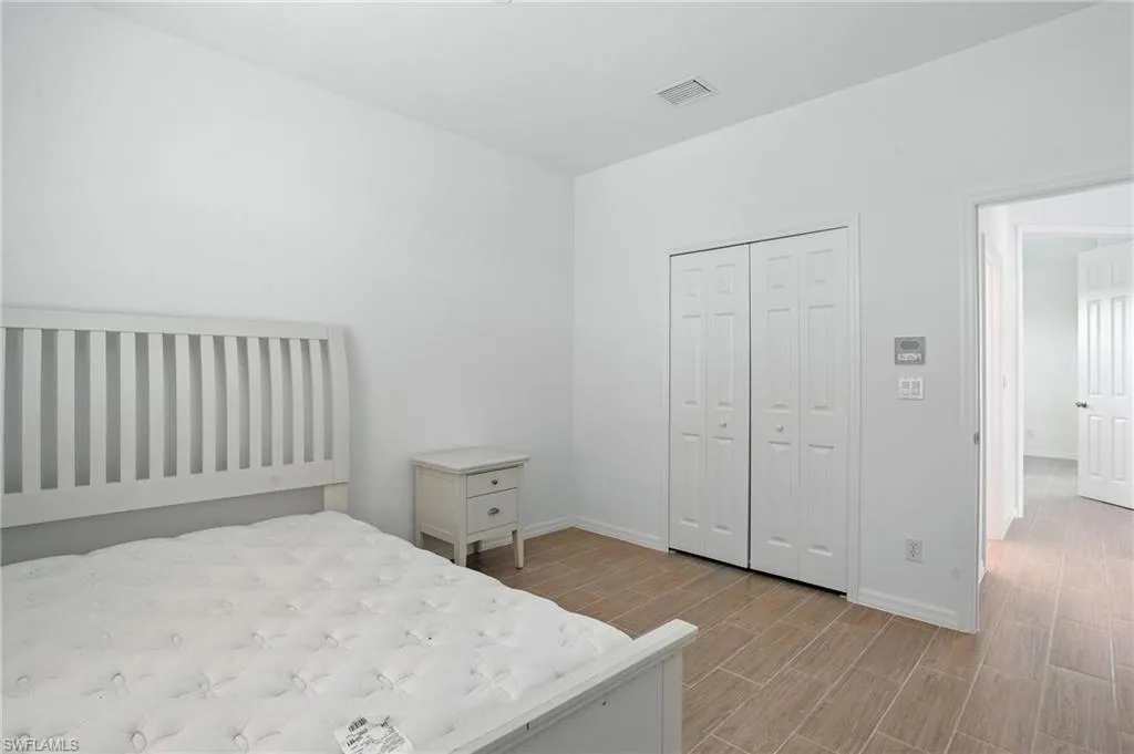 3933 18th ST, Lehigh Acres, FL 33971,225063749