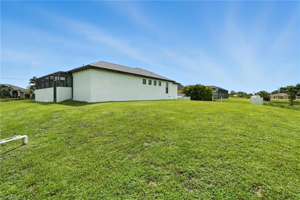 3933 18th ST, Lehigh Acres, FL 33971,225063749
