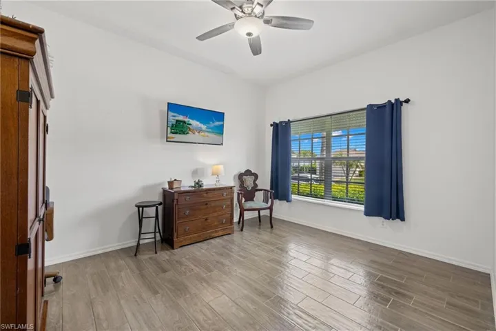 Den/Bonus Room