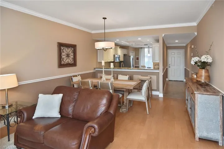 8099 Queen Palm Ln 212, Fort Myers, Florida 33966