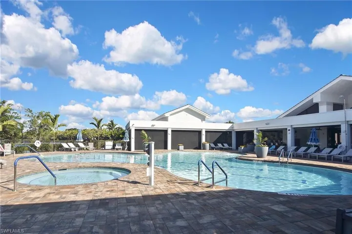 8099 Queen Palm Ln 212, Fort Myers, Florida 33966