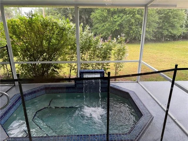 5232  Raintree  LN, Naples, FL 34113