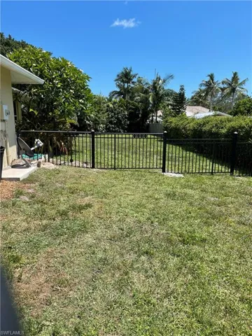 5232  Raintree  LN, Naples, FL 34113