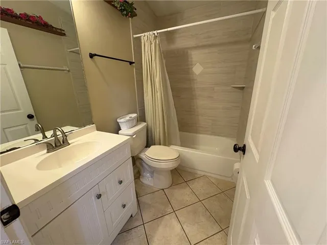 NEW TUB & TILE UPDATED