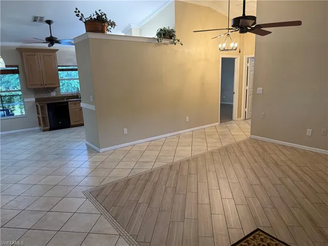 5232  Raintree  LN, Naples, FL 34113