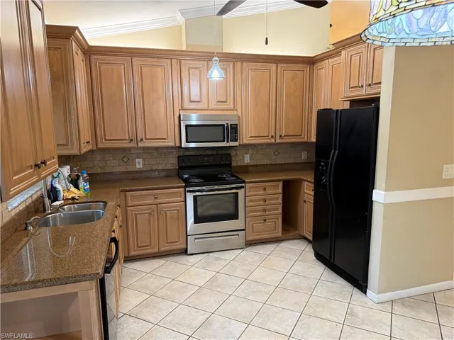 5232  Raintree  LN, Naples, FL 34113