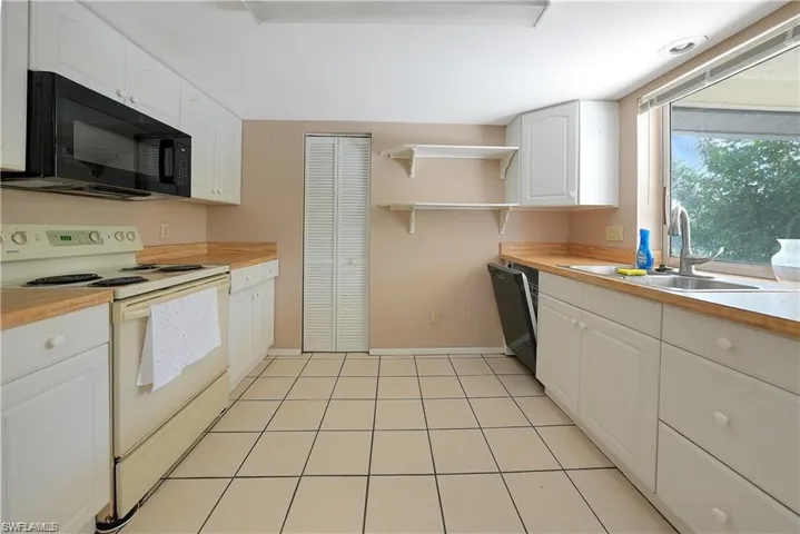 2122 SE 5th TER, CAPE CORAL FL 33990