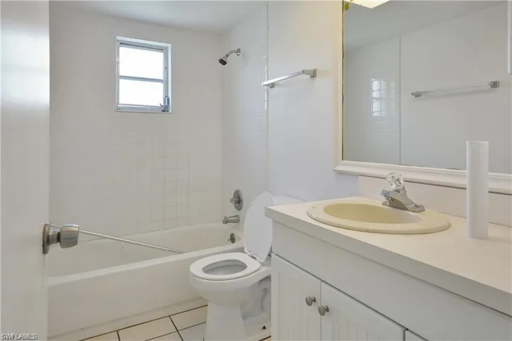 2122 SE 5th TER, CAPE CORAL FL 33990