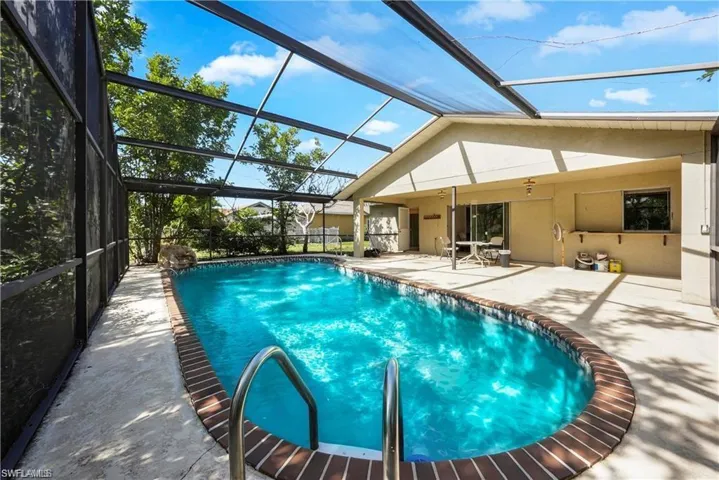 2122 SE 5th TER, CAPE CORAL FL 33990