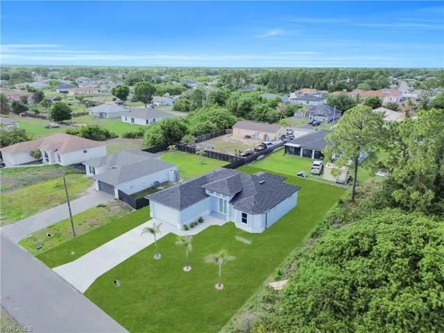 2704 15th St Sw, Lehigh Acres, Florida 33976
