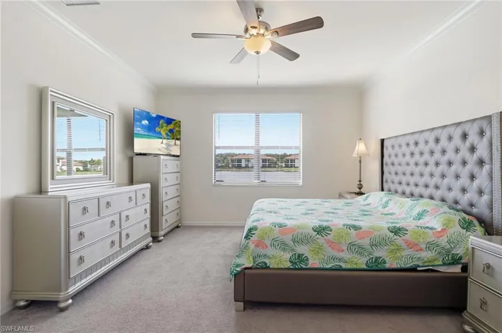King sized bed