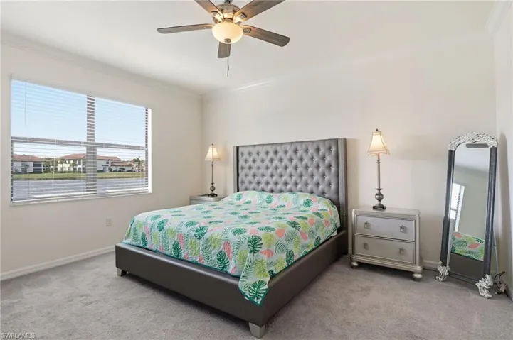 King sized bed