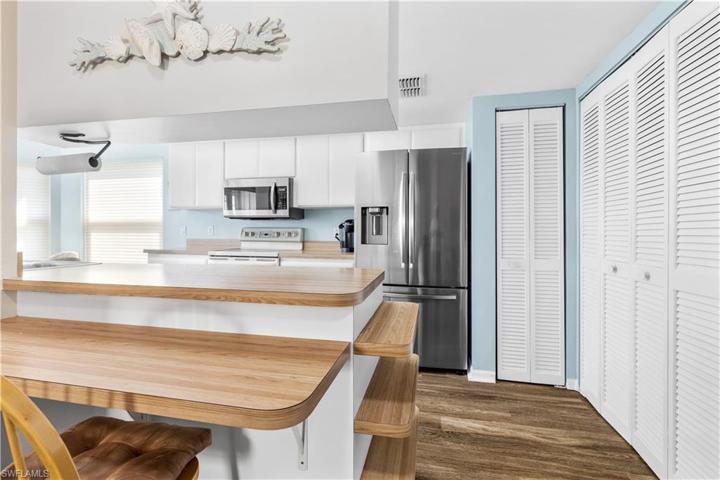17754  Dracena  CIR, North Fort Myers, FL 33917
